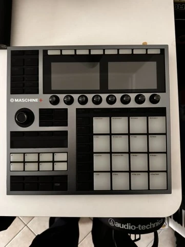 Native Instruments Maschine+ (Plus)