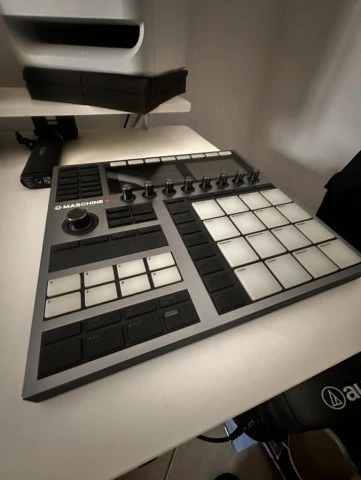 Native Instruments Maschine+ (Plus)