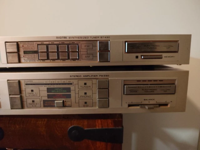 Marantz PM330 και ST430