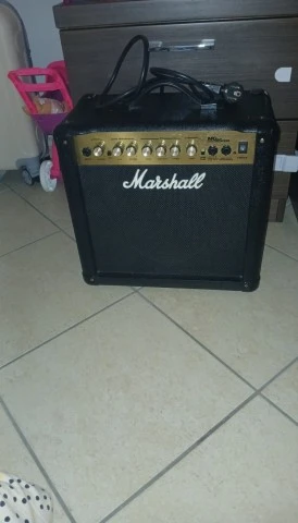 Fender MG 15 CDR