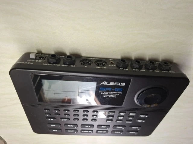 Alesis SR-16