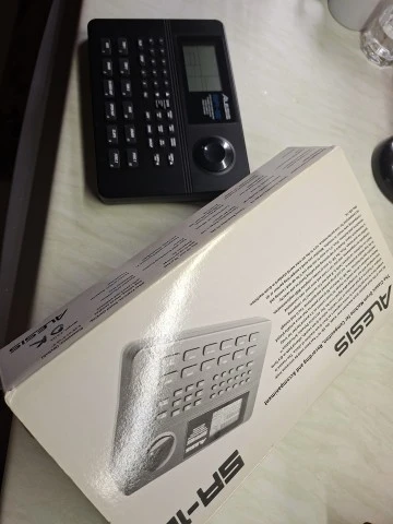 Alesis SR-16
