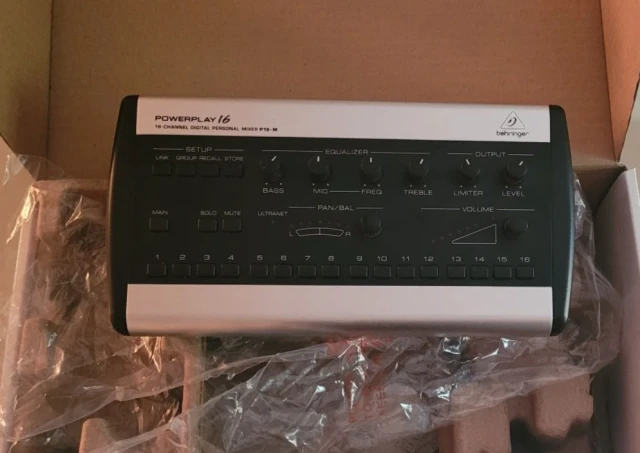 Behringer Powerplay P16-M