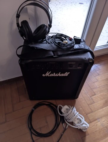 Marshall B25 Set (with jack cable, headphones etc)