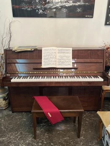 Yamaha C108