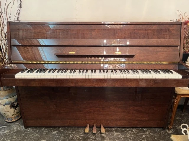 Yamaha C108