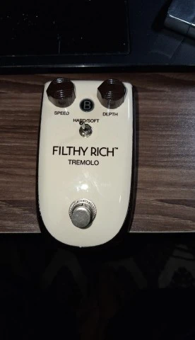 Danelectro FILTHY RICH TREMOLO