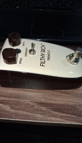 Danelectro FILTHY RICH TREMOLO