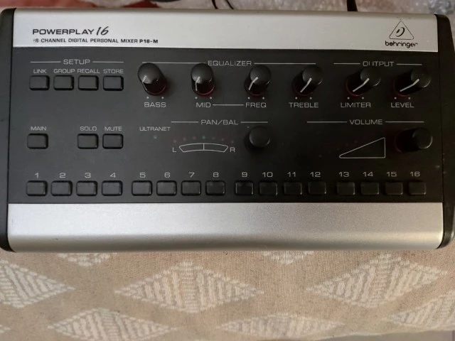 Behringer Powerplay P16-M
