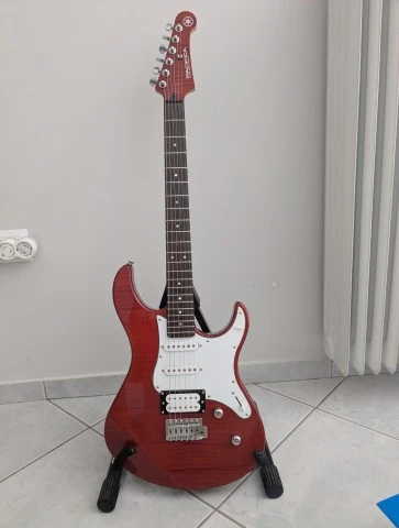 Yamaha Pacifica 212VFM