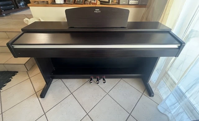 Yamaha Arius YDP-145