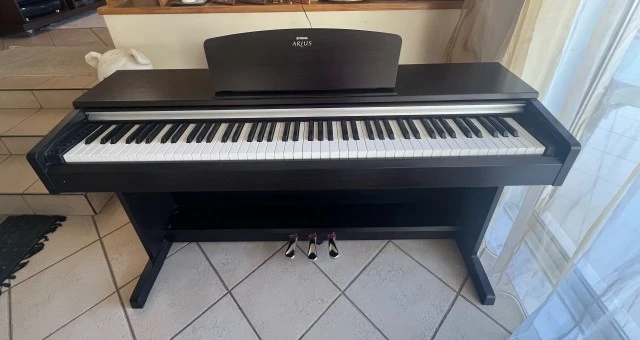 Yamaha Arius YDP-145