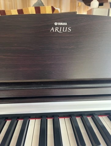 Yamaha Arius YDP-145