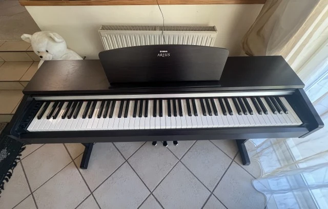 Yamaha Arius YDP-145