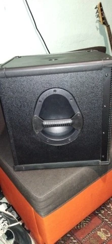 Behringer B1200D-PRO