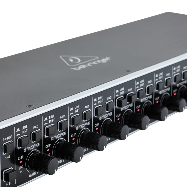 Behringer U-Phoria UMC1820