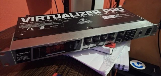 Behringer DSP2024