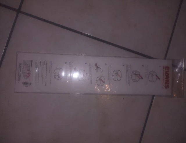 Evans puresound super 30 χορδιερα ταμπούρο