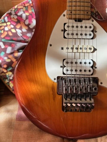 Ernie Ball Music Man Silhouette (1993) – Factory Floyd Rose HSH
