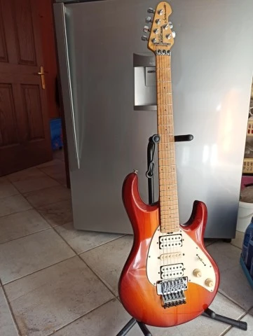 Ernie Ball Music Man Silhouette (1993) – Factory Floyd Rose HSH