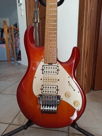 Ernie Ball Music Man Silhouette (1993) – Factory Floyd Rose HSH