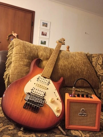 Ernie Ball Music Man Silhouette (1993) – Factory Floyd Rose HSH
