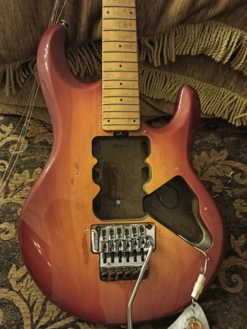 Ernie Ball Music Man Silhouette (1993) – Factory Floyd Rose HSH