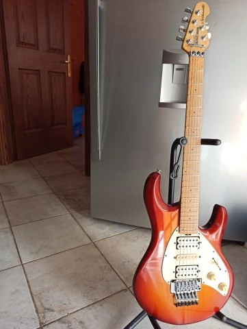Ernie Ball Music Man Silhouette (1993) – Factory Floyd Rose HSH