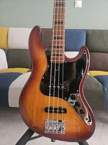 Sire Marcus Miller V5 Vintage Jazz Bass Tobacco Sunburst (2024) - Mint