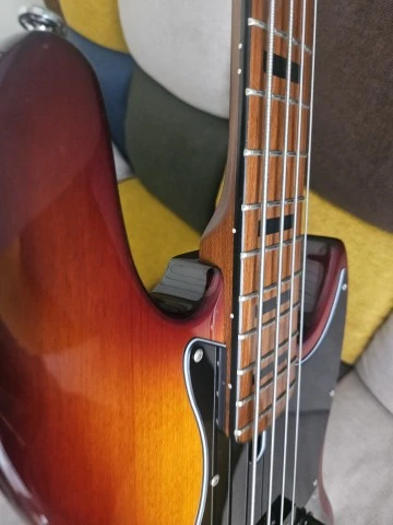 Sire Marcus Miller V5 Vintage Jazz Bass Tobacco Sunburst (2024) - Mint