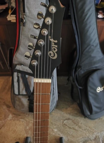 Cort X700 Mutility