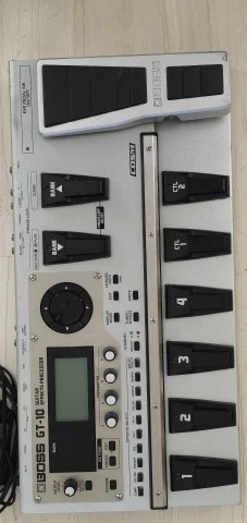 Boss GT-10
