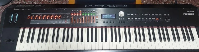 Roland RD-2000