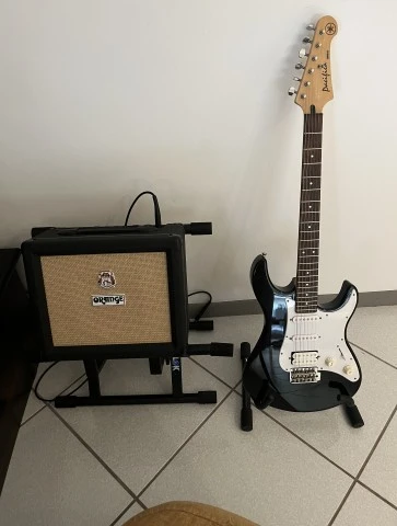 Yamaha Pacifica 112