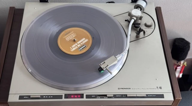 Pioneer PL-400