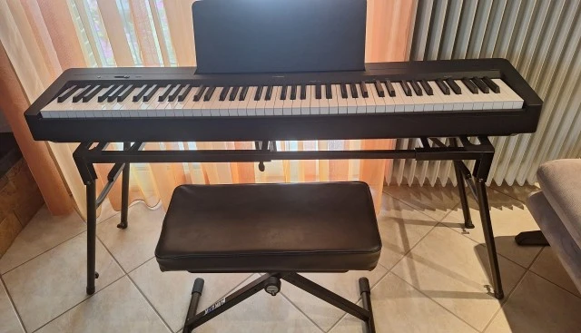 Yamaha P-145