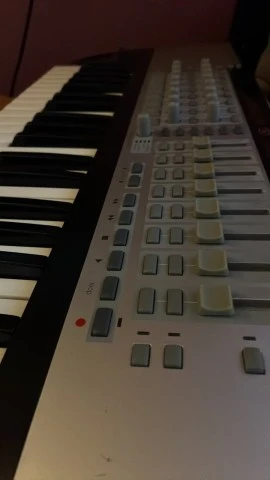 MIDI keyboard controller Novation ReMOTE SL
