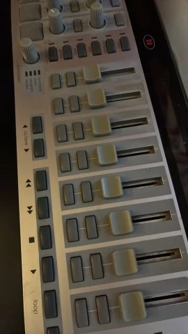 MIDI keyboard controller Novation ReMOTE SL