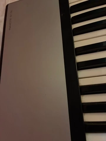 MIDI keyboard controller Novation ReMOTE SL