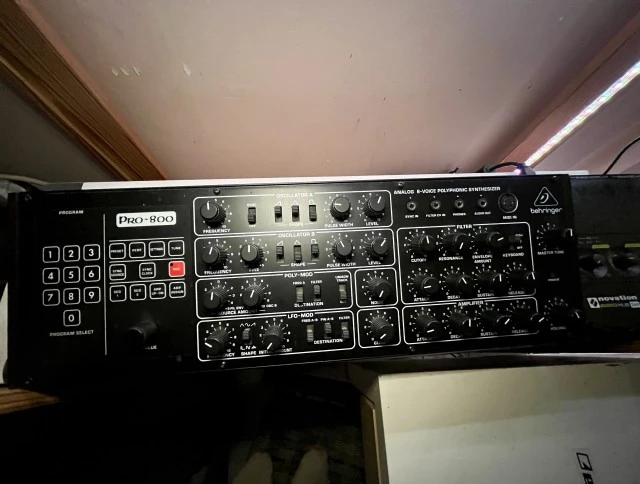 Behringer Pro-800