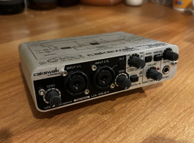 Roland UA-25