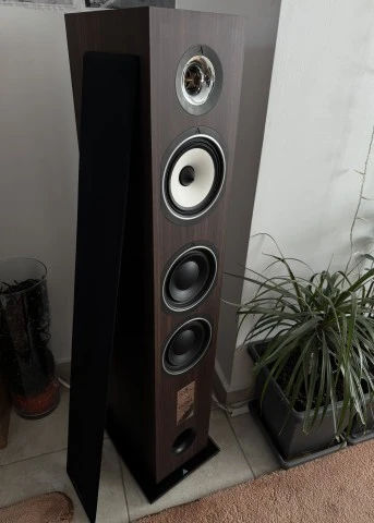 Triangle Esprit Gaia Ez floor standing speaker, walnut