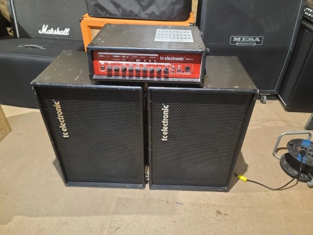 TC Electronic BH500 bass amp + 2 x TC Electronic BC210 cabinets