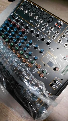 RCF F-12XR 12-Channel Mixer with Multi-FX and Stereo USB Interface