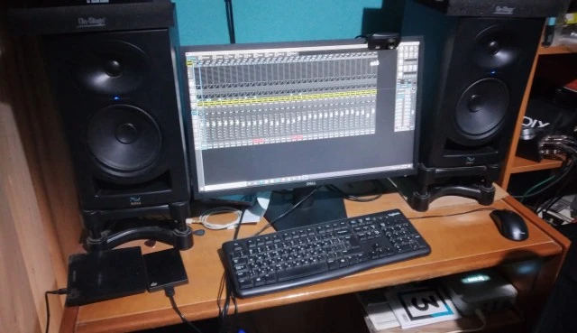 Kali Audio LP-6 Studio Monitors