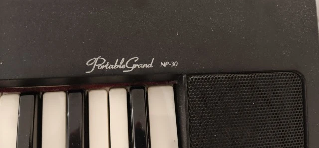 Yamaha NP-30 Portable Grand