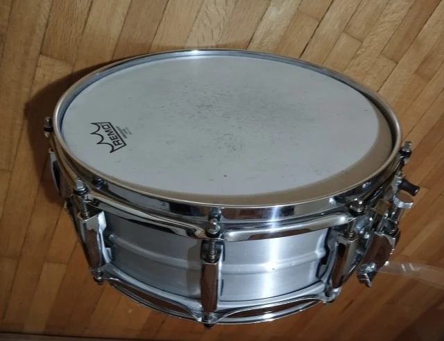 Pearl sensitone elite aluminium snare 14"X5"