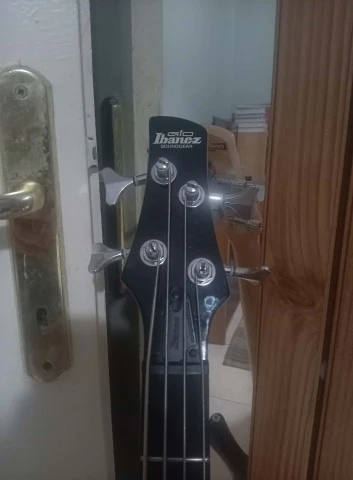 Ibanez GSR180