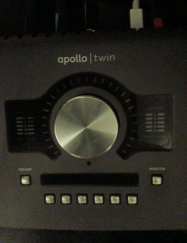 Universal Audio Apollo Twin MkII Duo Thunderbolt + Behringer ADA8200
