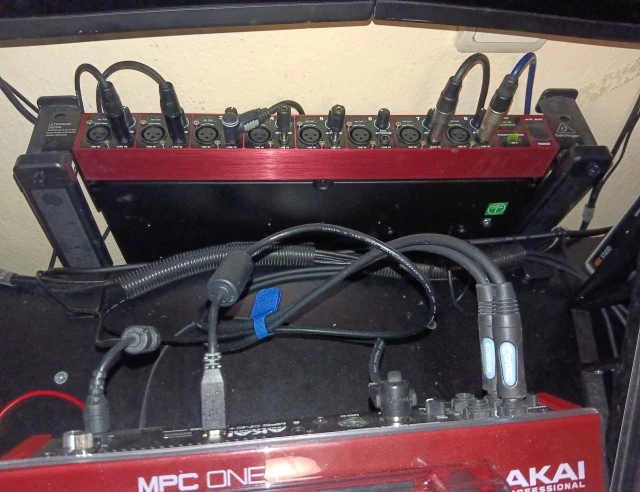 Universal Audio Apollo Twin MkII Duo Thunderbolt + Behringer ADA8200